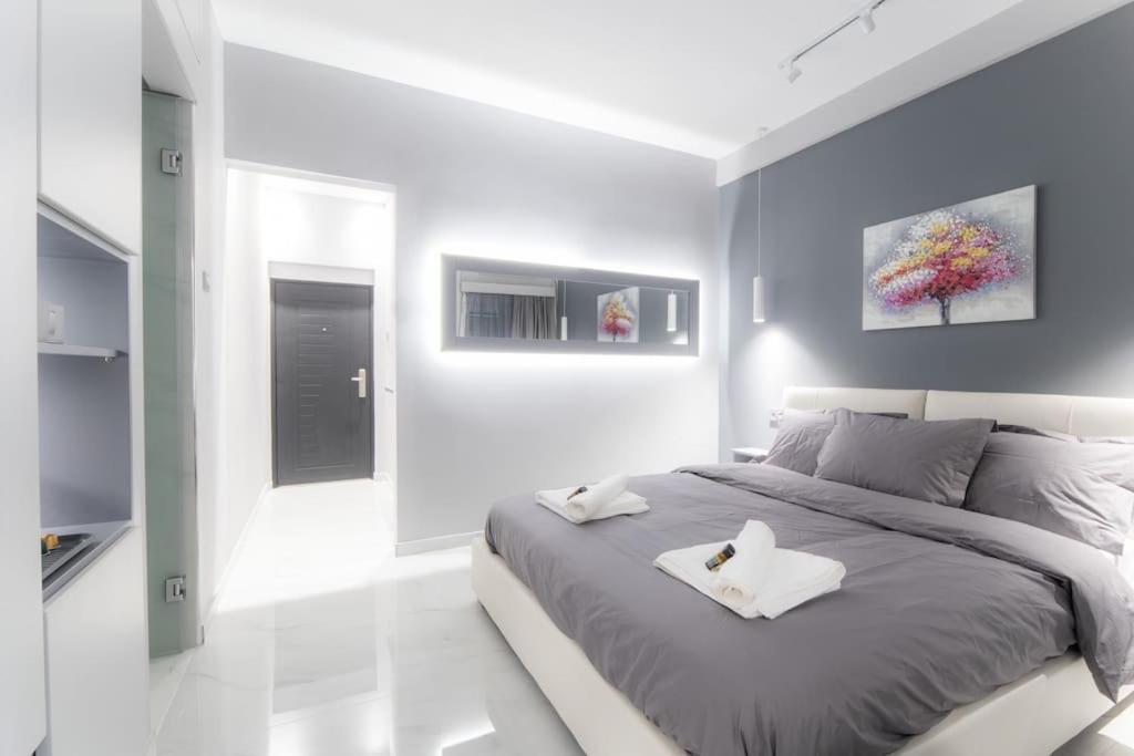 Lux Seaside Apartment By Volos Hospitality Exterior photo