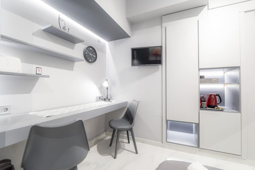 Lux Seaside Apartment By Volos Hospitality Exterior photo